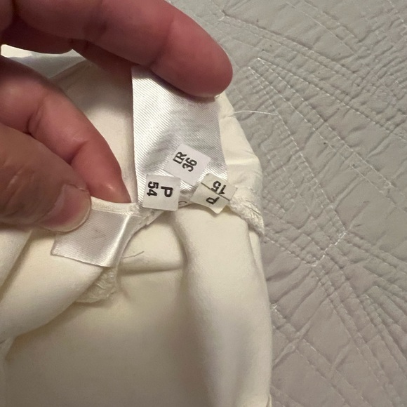 ANN TAYLOR WHITE PANTS WITH DETAIL SIZE 6. - Picture 9 of 14